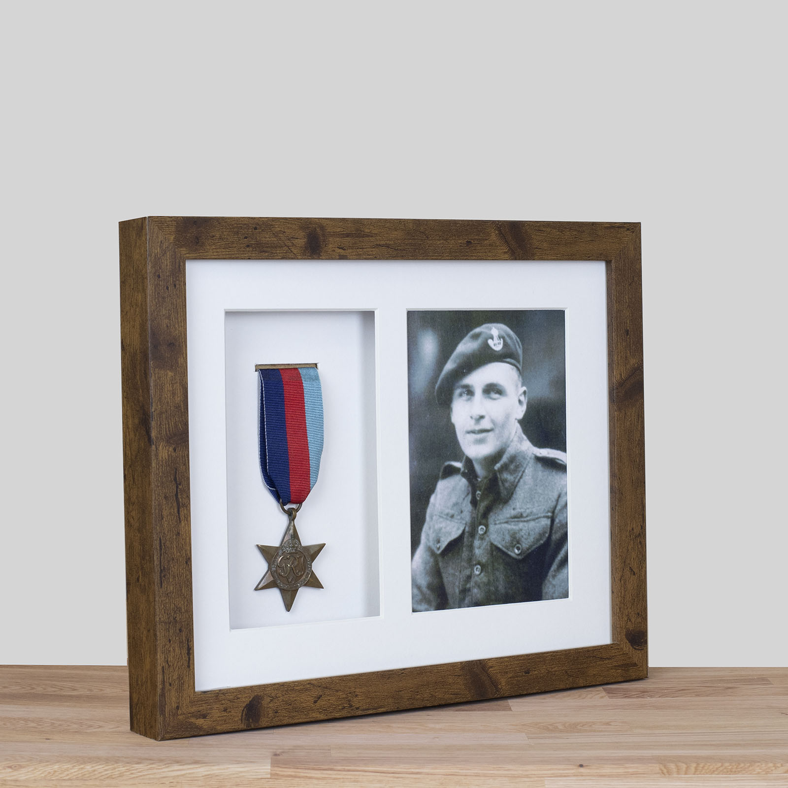 photomedals_f-163_m-white_s-1_side